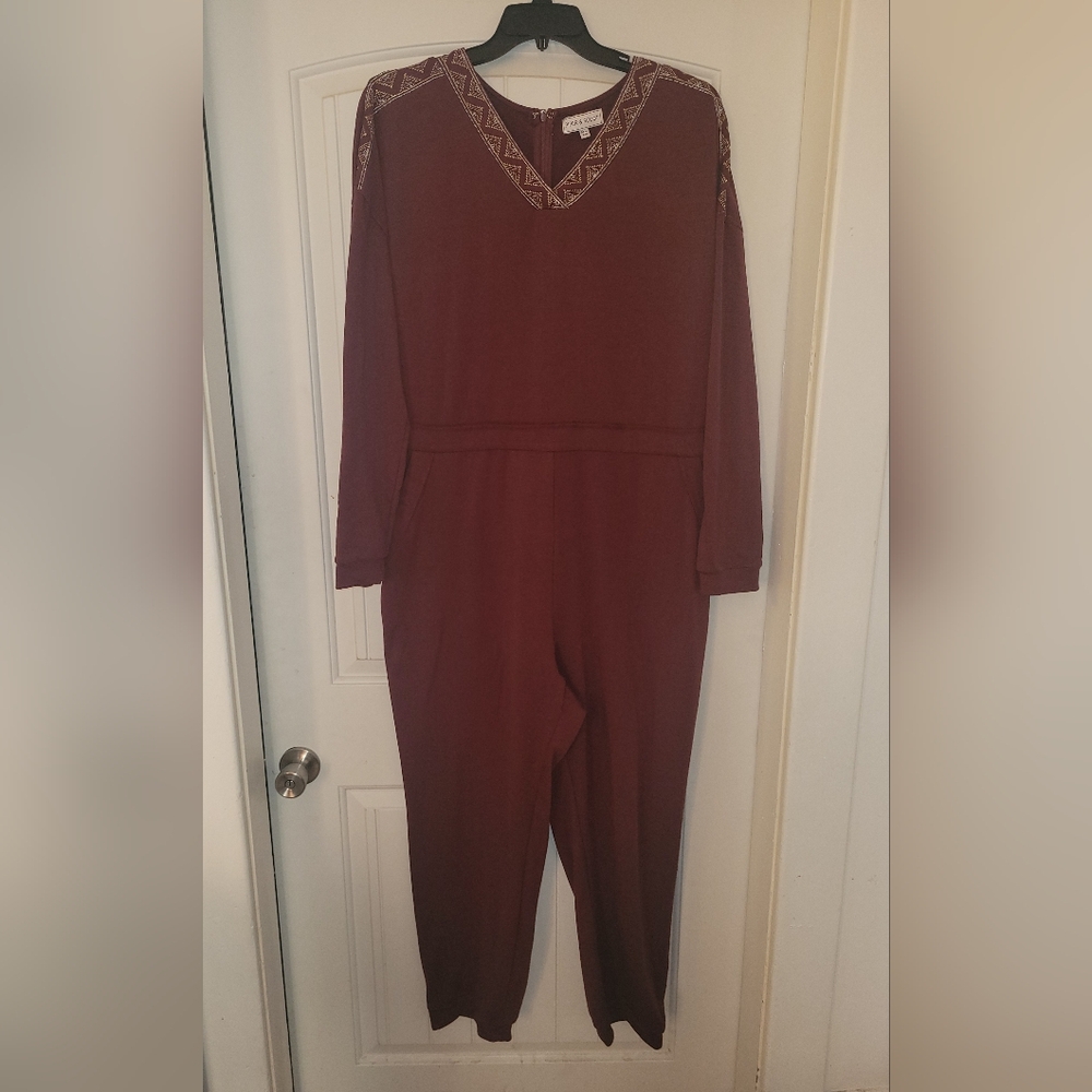 Piper and scoot maroon jumpsuit with gold details size XXL